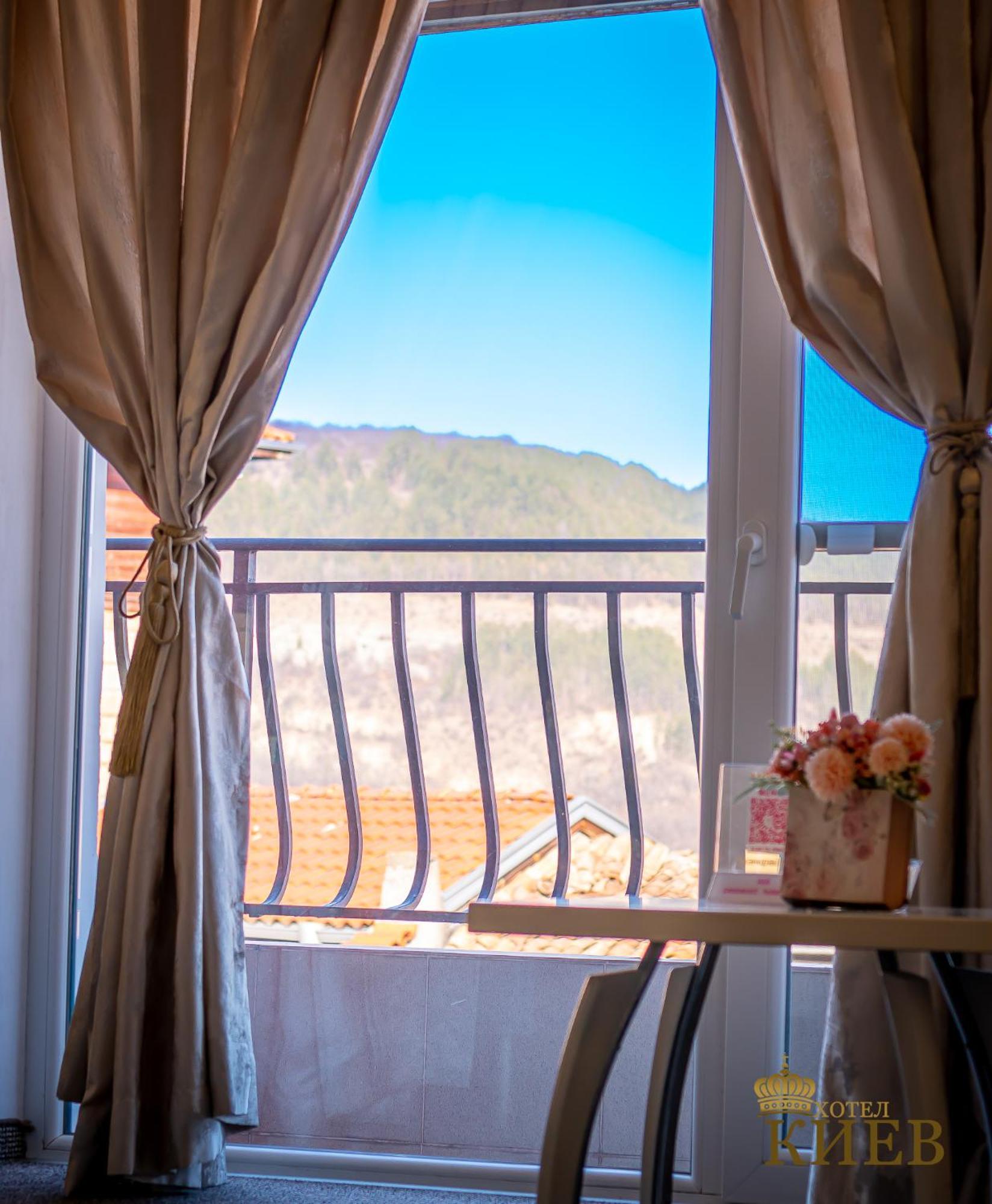 Hotel Kiev Veliko Tarnovo Ngoại thất bức ảnh